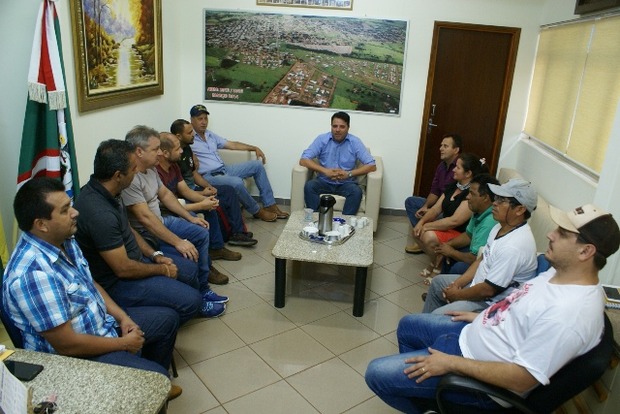 Prefeito de Caarapó corta o próprio salário para reduzir índice da folha