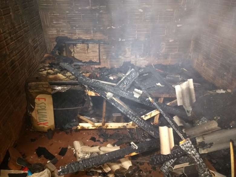 A vítima chegou a ser socorrida pelo neto, mas morreu minutos depois. Corpo de Bombeiros/Divulgação