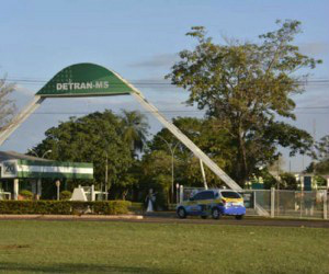 Pela 2ª vez em 6 meses, Detran reajusta contrato com empresa citada em operação Detran reajustou contrato com empresa
(Foto: Arquivo/Correio do Estado)