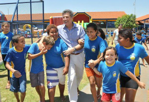 Fotos: A. Frota
Murilo prestigia festa para as crianças na escola Municipal Luiz Antônio