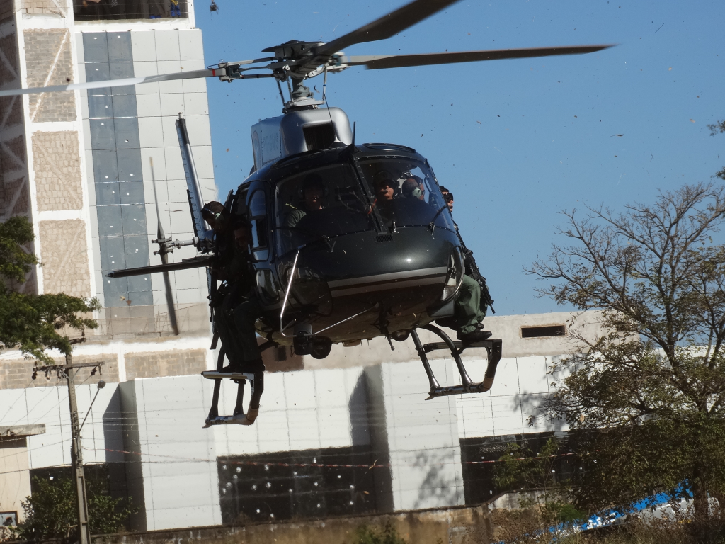 Campo Grande está entre as melhores capitais do País Batizado de Harpia 1, o helicóptero modelo HS350 B3e Prefixo PT-GMS, é considerada uma aeronave de alto desempenho e foi equipada para a atividade policial.
Foto: Edemir Rodrigues e Chico Ribeiro