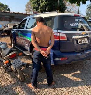 Após roubar moto, homem é preso com simulacro de pistola Após roubar moto, homem é preso com simulacro de pistola