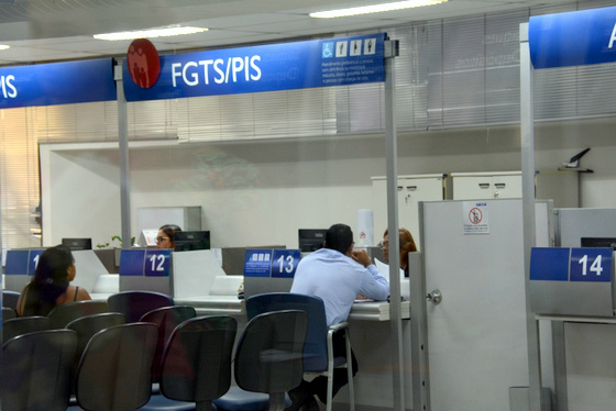 agências da Caixa estão com horário estendido para atender os trabalhadores - Foto: Paulo Ribas / Correio do Estado