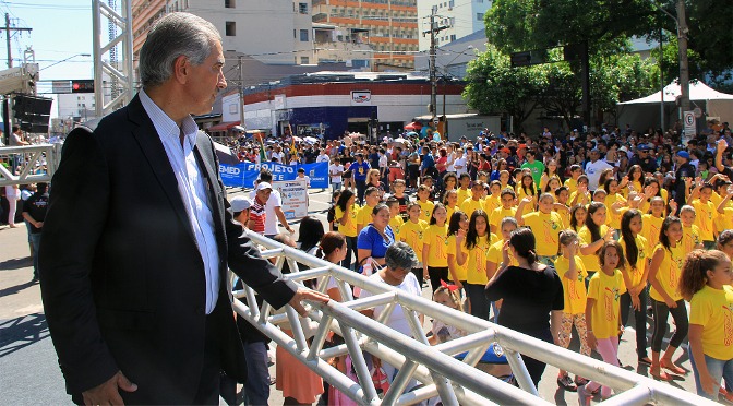 Reinaldo Azambuja participa de desfile cívico-militar e da Marcha para Jesus nesta segunda-feira