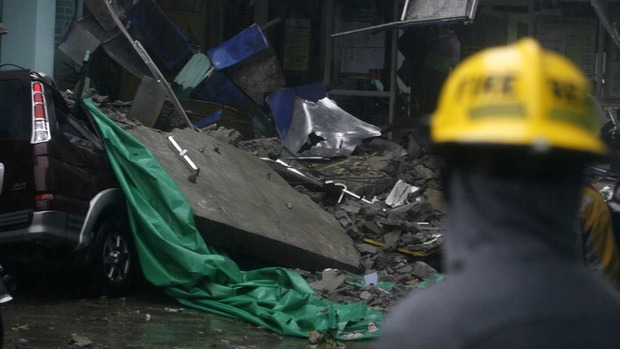 Tufão Phanfone arrasa região central das Filipinas em dia de Natal (Reuters)