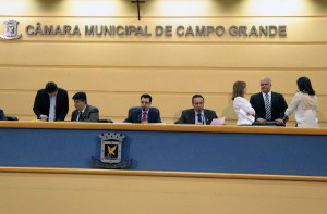 Vereadores votam dois projetos na sessão desta quinta-feira Vereadores votam dois projetos na sessão desta quinta-feira