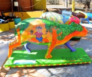 são cinco exemplares assinados por artistas plásticos - Valdenir Rezende