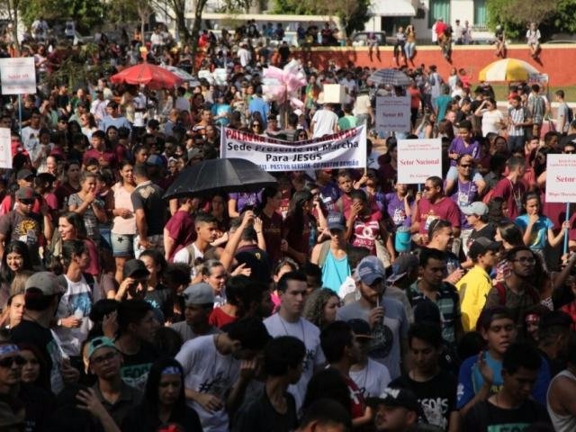 Público na Praça do Rádio Clube na Marcha para Jesus. (Foto: João Paulo Gonçalves).