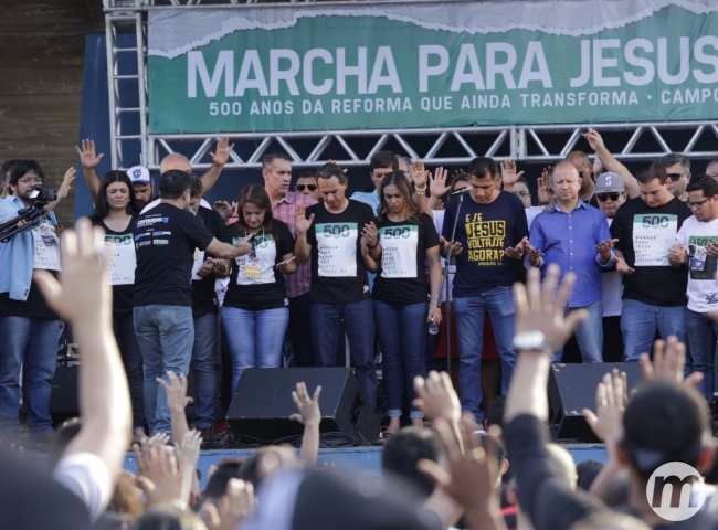 Prefeito Marcos Trad participou da Marcha para Jesus (Foto: Cleber Gellio)