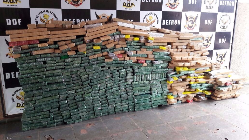DOF apreende 800 Kg de maconha em carro roubado em São Paulo Divulgação