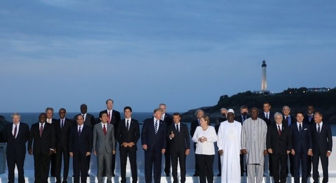 G7 libera R$ 91 milhões para Amazônia e anuncia apoio a plano de reflorestamento Cúpula do G7 anuncia liberação de 20 milhões de euros para a Amazônia. BBC NEWS BRASIL/AFP/Getty Images