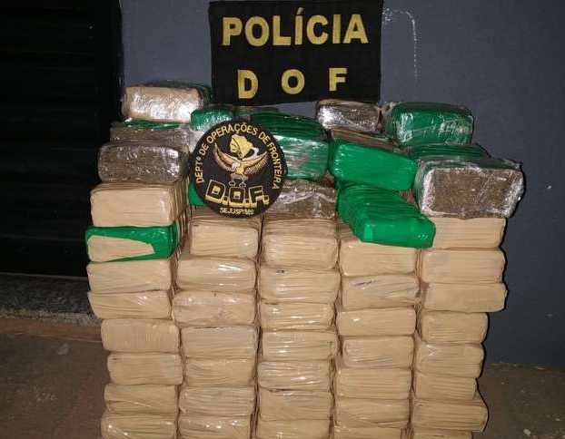 Homem é preso com maconha e diz que não sabia da existência da droga Divulgação