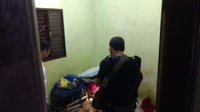 Adolescente grávida é encontrada morta com tiro na cabeça Adolescente foi encontrada morta com tira na cabeça- Foto: Osvaldo Duarte