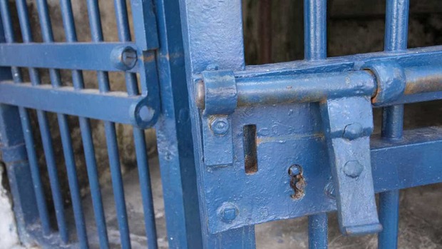 Sancionada lei que extingue pena de prisão disciplinar a PMs e bombeiro Sancionada lei que extingue pena de prisão disciplinar a PMs e bombeiro