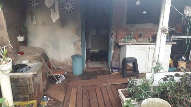 Após negar R$ 10 para comprar cachaça, mulher é morta pelo filho Após negar R$ 10 para comprar cachaça, mulher é morta pelo filho