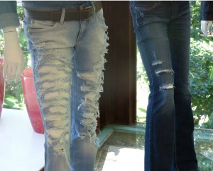 Aprenda a fazer em casa o jeans detonado, tendência da estação