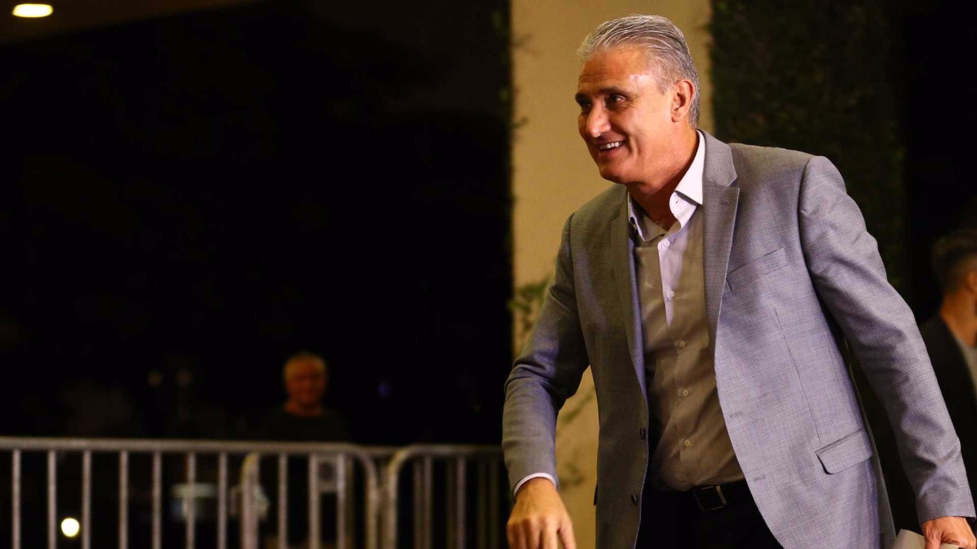 'A Copa do Mundo começou', diz Tite em chegada a Porto Alegre Lucas Figueiredo/CBF