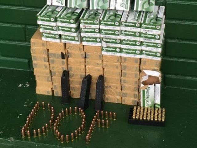 DOF prende mulher com 4 mil munições em ônibus na fronteira