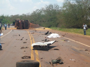 Motorista de caminhonete morre em acidente na Perimetral Norte Foto: Adriano Moreto