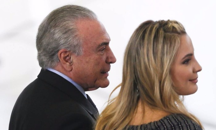 Governo lança Programa Nacional de Voluntariado Michel Temer e a primeira-dama Marcela Temer, em cerimônia de lançamento de programa nacional de voluntariado - André Coelho / Agência O Globo
Leia mais: https://oglobo.globo.com/brasil/marcela-temer-lanca-programa-nacional-de-voluntariado-21756290#ixzz4r5EiREiz
stest