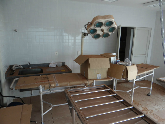 Equipamentos empoeirados numa das salas do Núcleo em Dourados - Fotos: Osvaldo Duarte