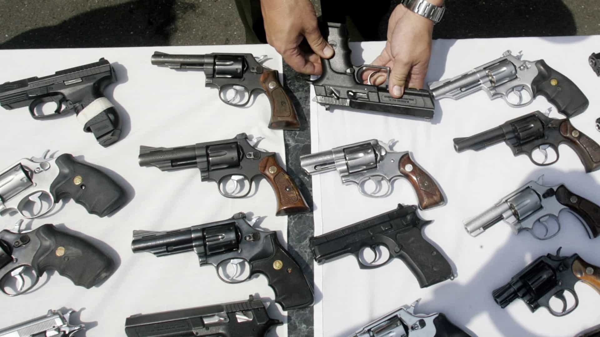 Com Bolsonaro, registros de novas armas aumentam ao menos 48% Reuters
