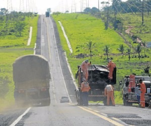 Tapa-buraco já não era suficiente em trecho da rodovia - Álvaro Rezende
