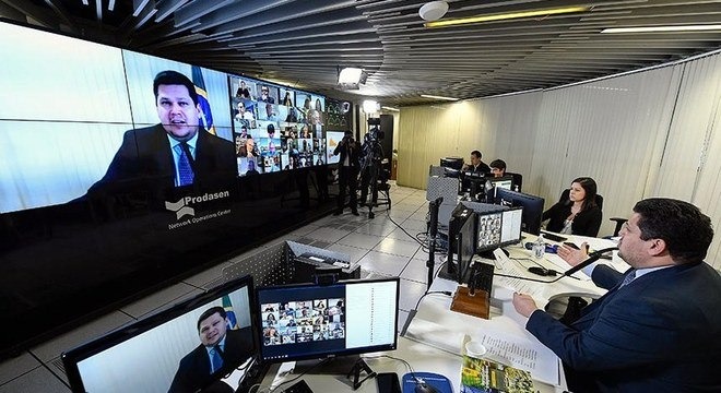 Auxílio a estados e municípios deve ser votado no próximo sábado Davi Alcolumbre disse que senadores pediram mais tempo para análise
Jefferson Rudy/ Agência Senado