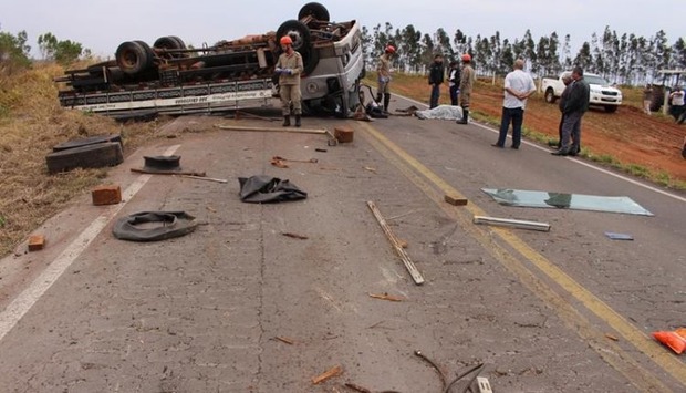 Homem morre após perder controle de caminhão e capotar na MS-156 (A Gazeta News)