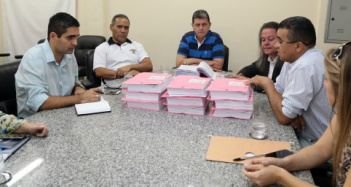 Comissão de Ética distribui processos a vereadores citados nesta quinta-feira Comissão de Ética distribui processos a vereadores citados nesta quinta-feira