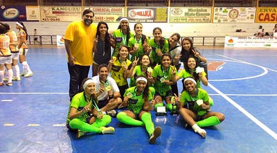 As meninas do futsal da Capital conquistaram o título no ano passado e querem repetir a dose neste ano

