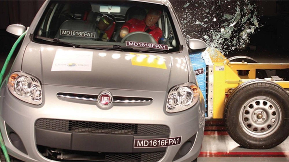 Brasil exigirá testes de colisão lateral em carros a partir de 2020 Brasil terá requisitos de proteção lateral a partir de 2020 (Foto: Divulgação)