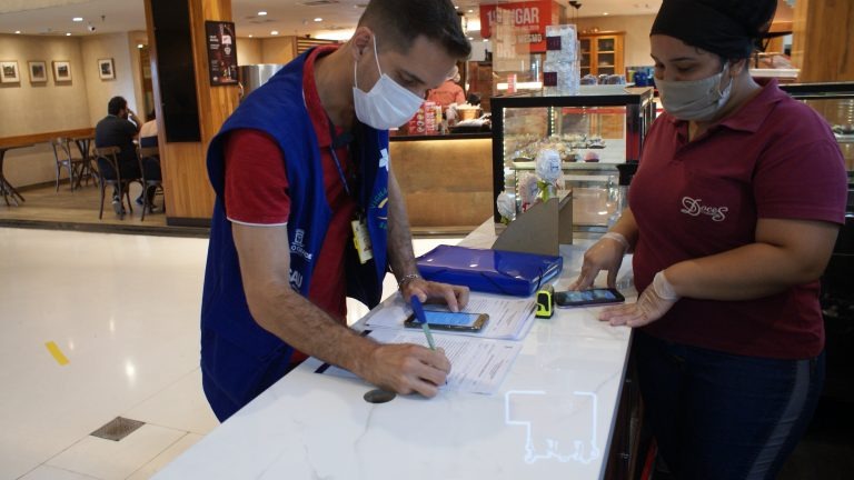 Vigilância Sanitária vistoria cumprimento de plano de biossegurança em shoppings da Capital