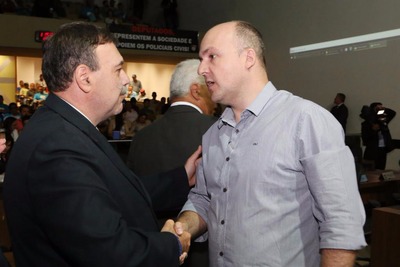 Médico alerta para colapso no atendimento em infectologia em MS Bruno demonstrou preocupação e Dr. Paulo Siufi disse que fará audiência na Casa de Leis
Foto: Victor Chileno