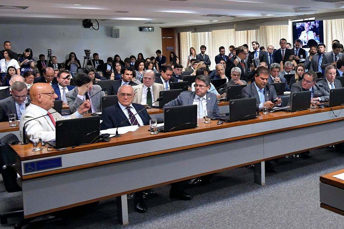Projeto que permite que Senado barre operações de crédito passa na CCJ Geraldo Magela/Agência Senado