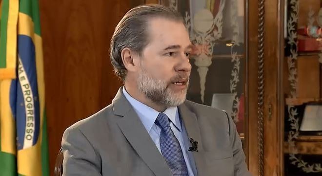 Bolsonaro recebeu aval de Toffoli a juiz de garantias Toffoli afirmou que deu aval, mas não interferiu na decisão do presidente. Reprodução/Record TV