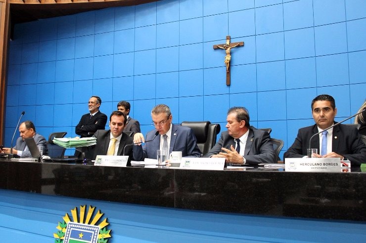 Mesa Diretora publicou a Emenda Constitucional 80 no Diário Oficial da Assembleia Legislativa.Foto: Wagner Guimarães 