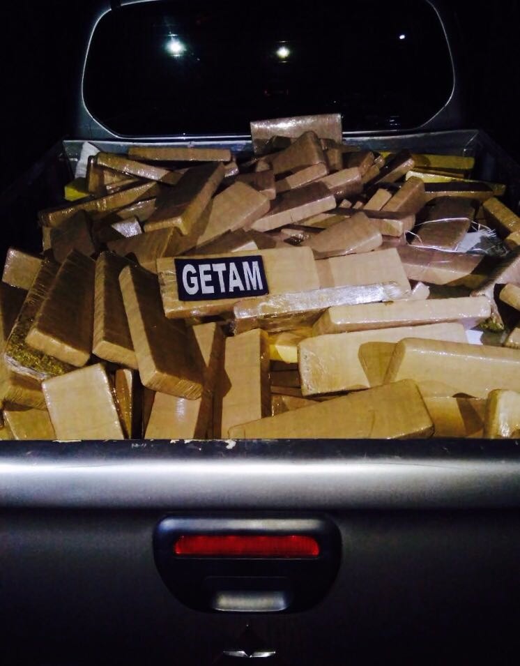 PM localiza depósito de maconha em bairro de Dourados PM localiza depósito de maconha em bairro de Dourados