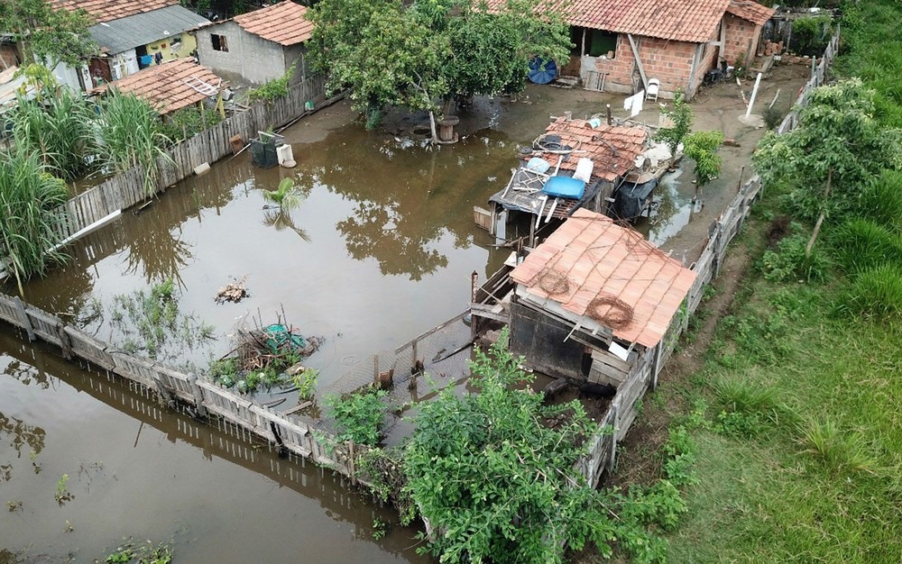 No início de dezembro, cheia do rio Miranda, em Miranda (MS), fez vários moradores deixarem suas casas e buscarem abrigo (Foto: Osni Miranda)