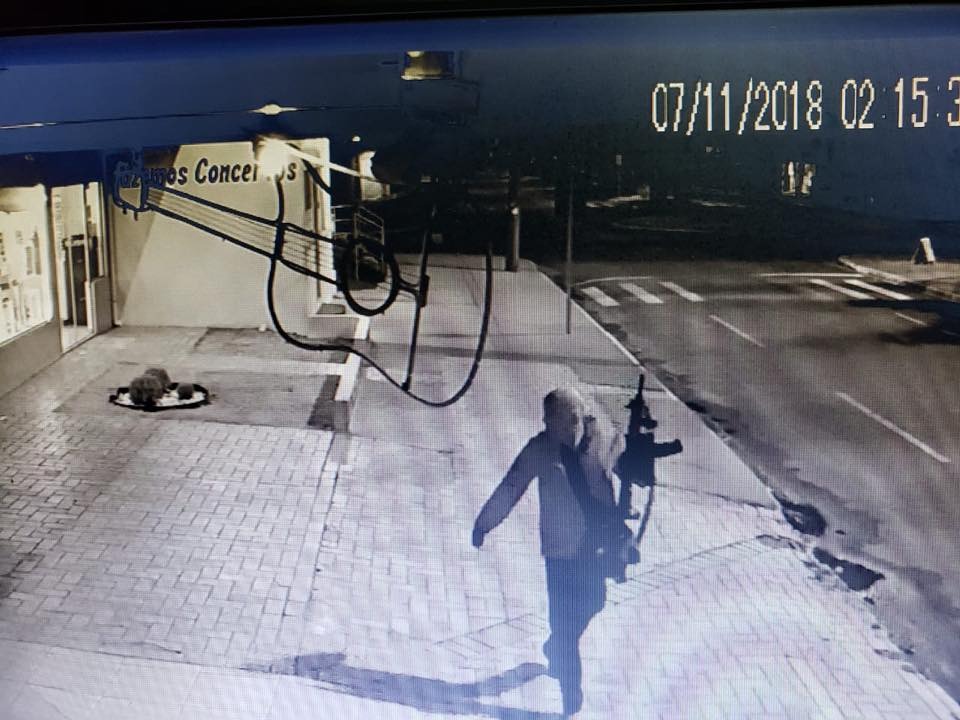 Assaltantes explodem agência da Caixa Econômica e Banco do Brasil em Chapadão do Sul Reprodução