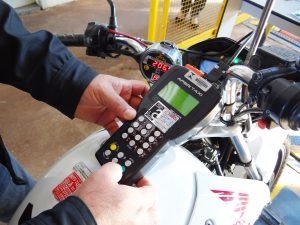 Prazo termina e apenas 164 dos 490 profissionais instalam mototaxímetro Campo Grande é a única cidade do país que obriga o uso do aparelho - Foto: Divulgação