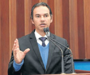 Marquinhos busca apoio de André para ser pré-candidato Marquinhos Trad encontra-se num partido que hostilizou, ameaçou sair e hoje busca respaldo para as eleições na Capital
(Foto: Divulgação)