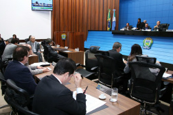 Postos de combustíveis deverão informar tipo de gasolina vendida Foto: Victor Chileno ALMS
Deputados aprovaram cinco projetos durante a primeira sessão plenária da semana