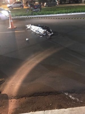 Motociclista morre e duas pessoas ficam feridas em acidente Luiz morreu na hora ao bater a cabeça no asfalto. Divulgação