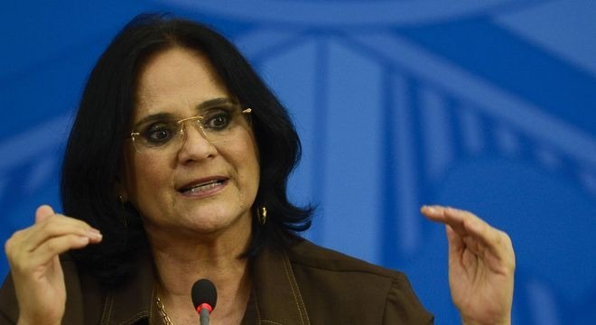 Governo quer levar testes rápido de covid-19 a 2,3 milhões de idosos Damares Alves, ministra da Mulher, da Família e dos Direitos Humanos
Marcello Casal Jr/Agência Brasil