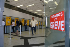 Greve fecha 95% das agências e fazer depósito exige "via crucis" Caixas eletrônicos do Banco do Brasil da Coronel Antonino mantém serviços normalizados. (Foto:Fernando Antunes)
