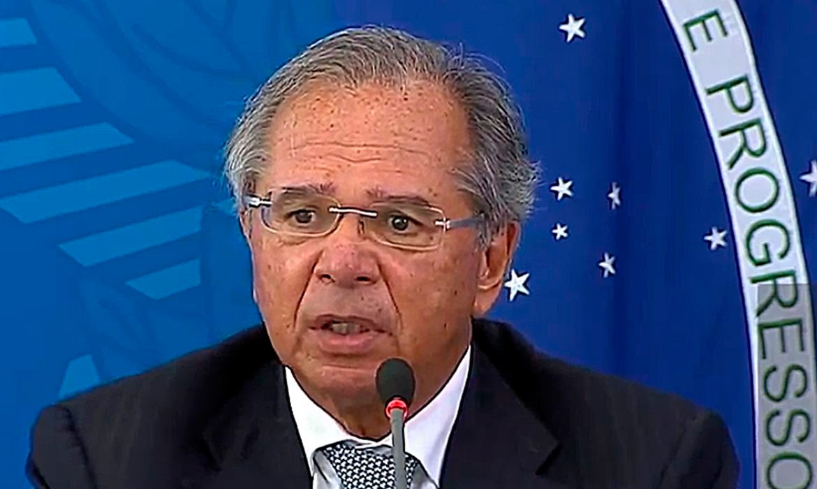 Guedes admite possibilidade de 'imprimir moeda' para conter crise TV Brasil