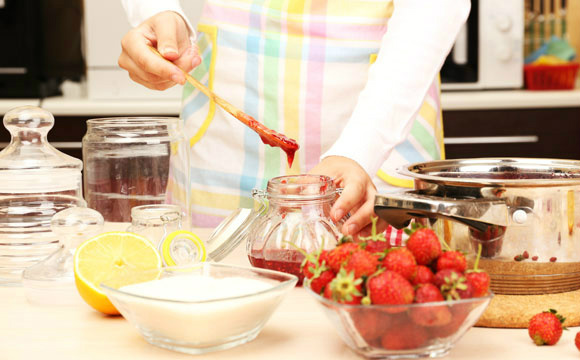 Conheça utensílios inteligentes e facilite a vida na cozinha A vida na cozinha pode ser muito mais fácil com objetos práticos Foto: Shutterstock