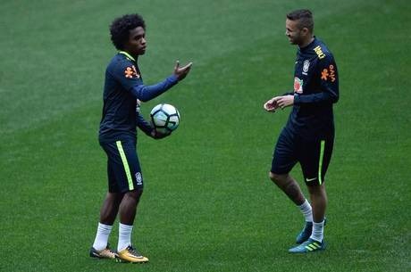Com cabeça na Copa 2018, Brasil encara Equador pelas Eliminatórias Willian ganhou a vaga no time titular de Tite
Pedro Martins/Mowa Press