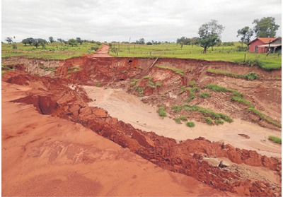 Em Novo Horizonte do Sul, pelo menos 200 quilômetros de vicinais estão praticamente destruídas - Foto: Divulgação/Prefeitura Novo Horizonte do Sul